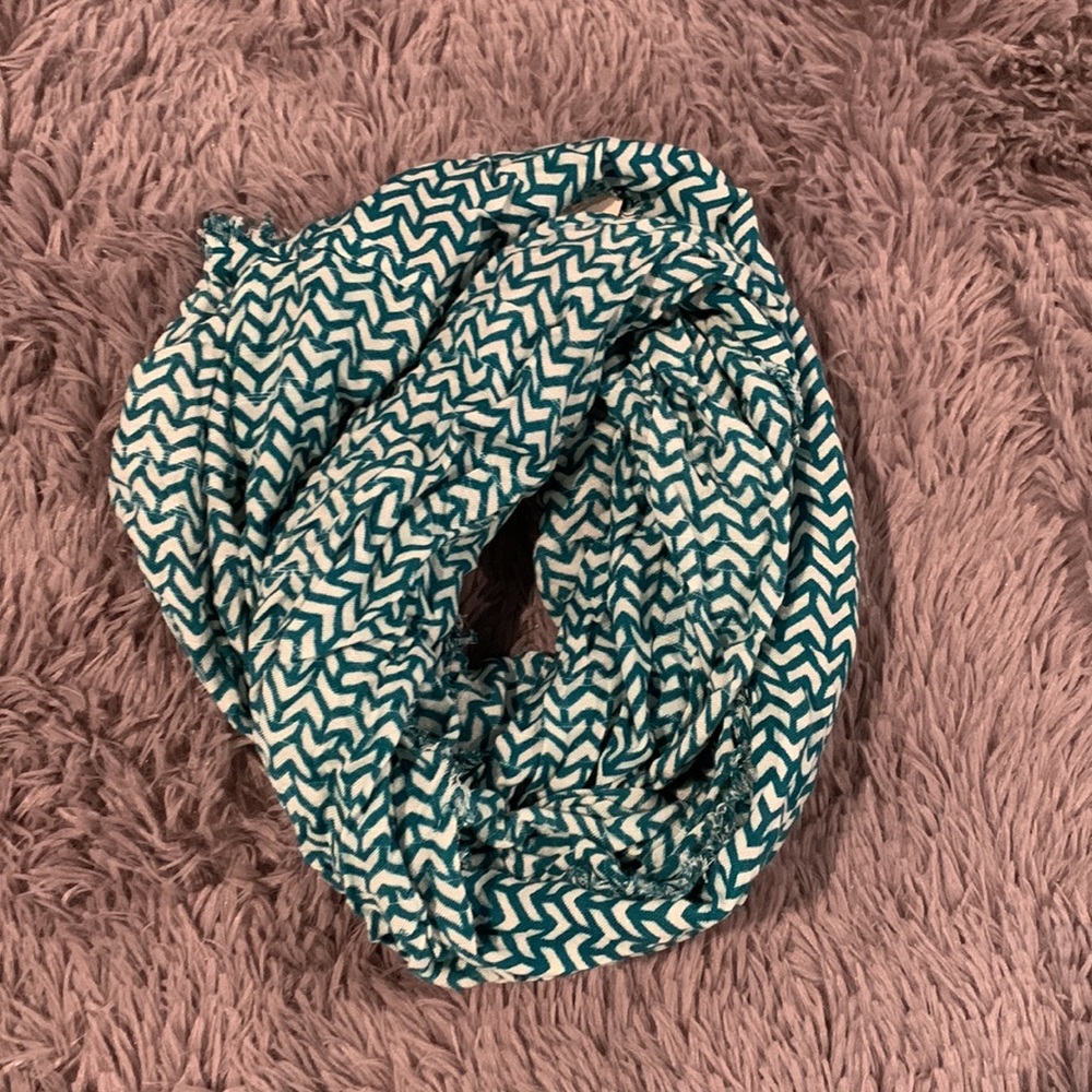 Jules Smith Summer/Spring Scarf - NWT